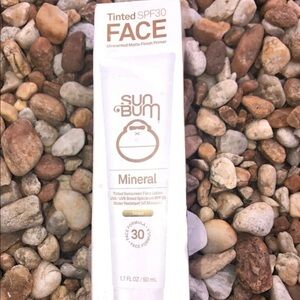 Sun Bum vegan spf 30 tinted sunscreen face lotion